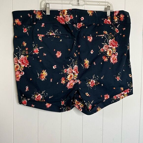 Torrid Womens Plus Size 26 Sateen Floral Shorts Black Pink Red Roses Belted - Picture 7 of 13